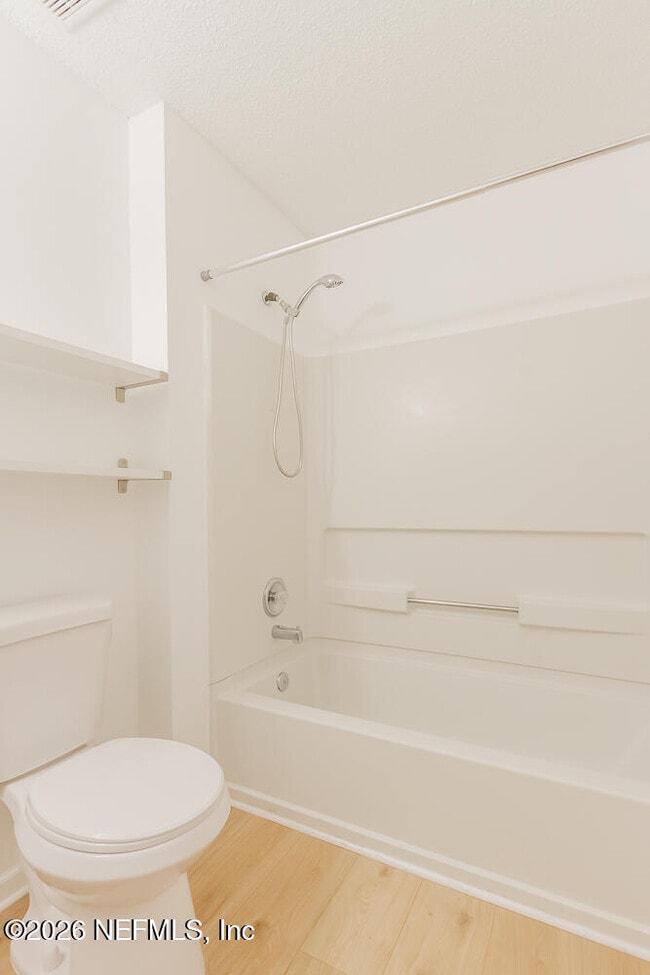 Building Photo - 563 Staffordshire Dr E