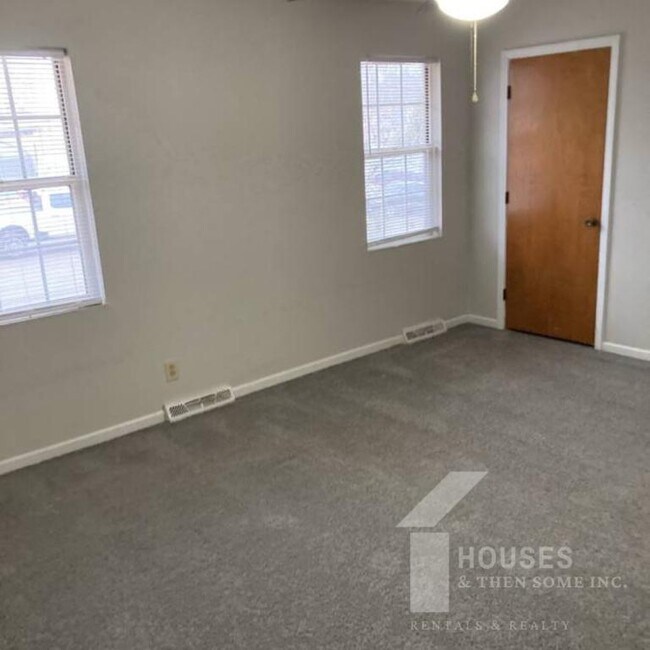 Building Photo - 3/B Jonquil Ln