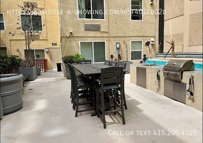 Building Photo - 1435 India St