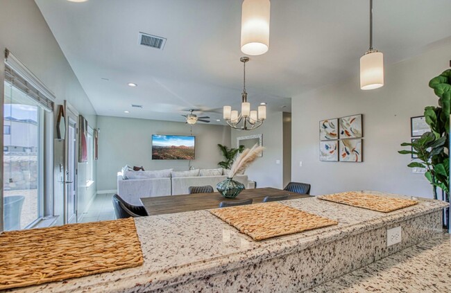 Building Photo - Eastside Beautiful 3 bed/2 baths for RENT