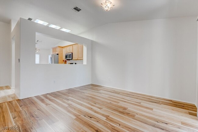 Building Photo - 2079 Poppywood Ave