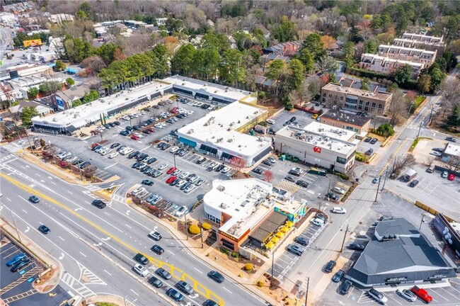 Building Photo - 15 Ivy Square Northeast