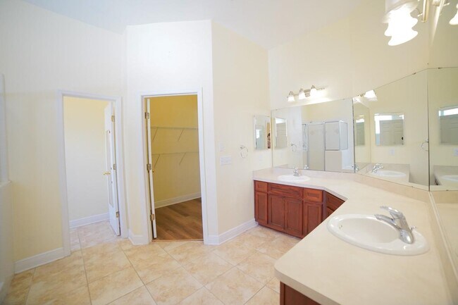 Building Photo - 1155 Sandler Ridge Rd