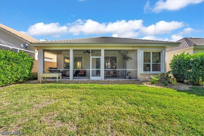 Building Photo - 28327 Hidden Lake Dr