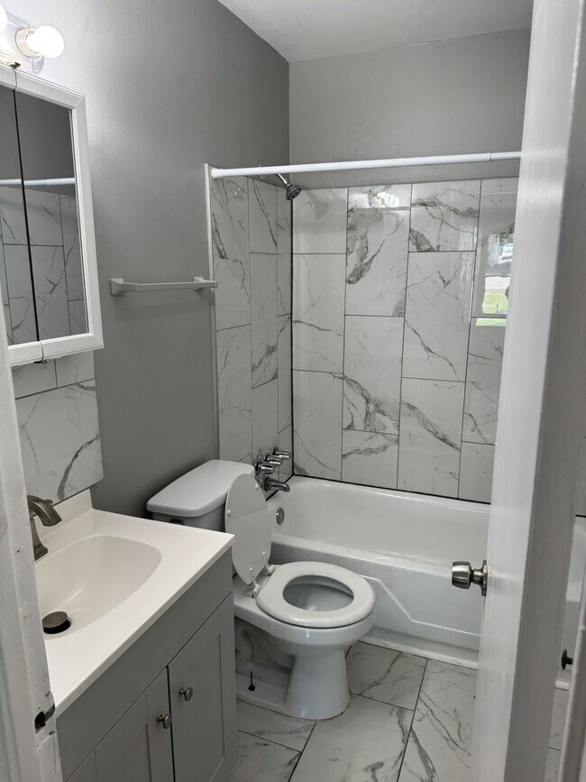 Building Photo - 6207 Henry Ford Dr