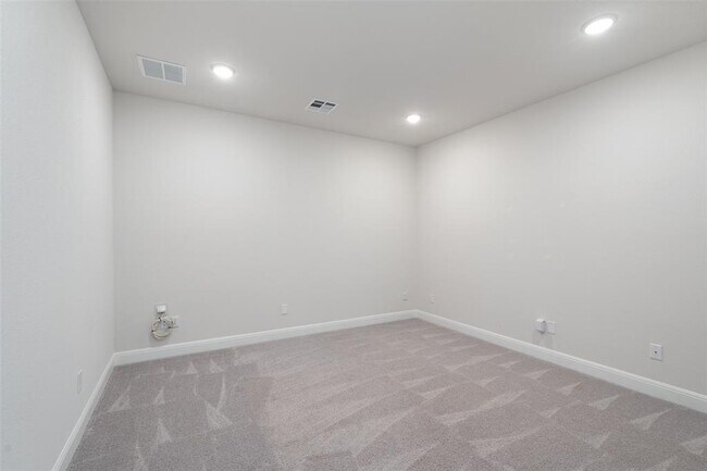Building Photo - 159 Fireside Rd