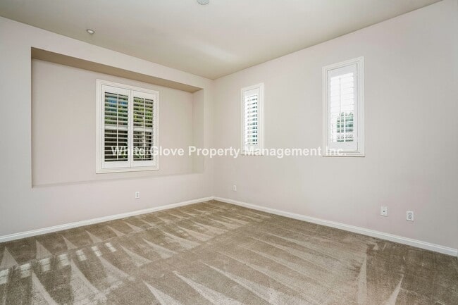 Building Photo - Charming 3-Bedroom Irvine Condo with Attached Garage and Community Amenities