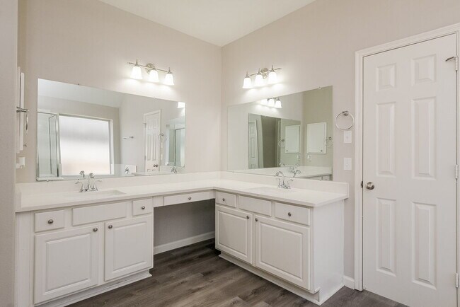 Building Photo - 13406 Lake Passage Ln