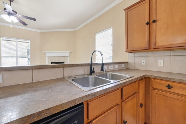 Building Photo - 7002 Casita Dr