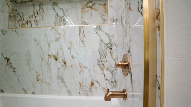 Building Photo - 605 N Idaho Ave