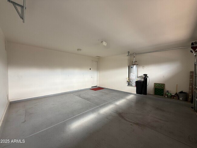 Building Photo - 276 E Coconino Dr