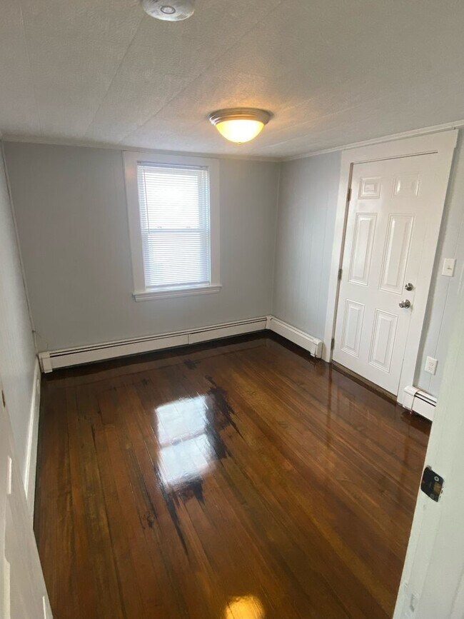 Building Photo - 11 Clark St