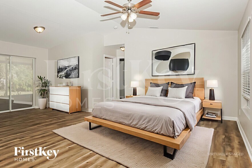 Building Photo - 3240 Alesio Ave