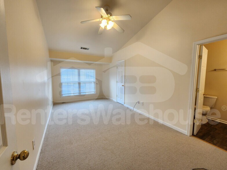 Building Photo - 1618 Cove Creek Cir