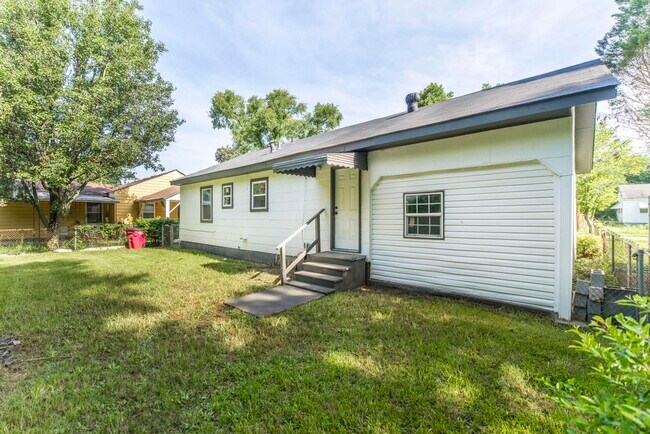 Building Photo - 1140 Schley St