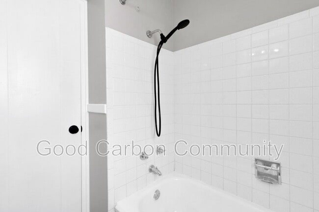 Building Photo - 321 Beattie Ave