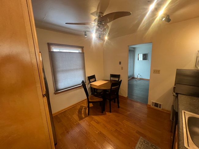 Building Photo - 9419 Behrwald Ave