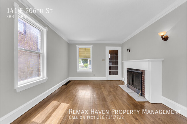 Building Photo - 141 E 206th St