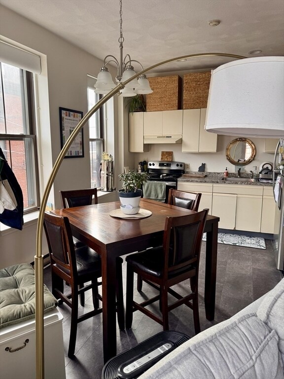 Building Photo - 26 Beacon St