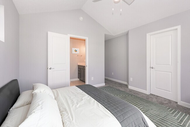 Building Photo - 2184 E 97th St