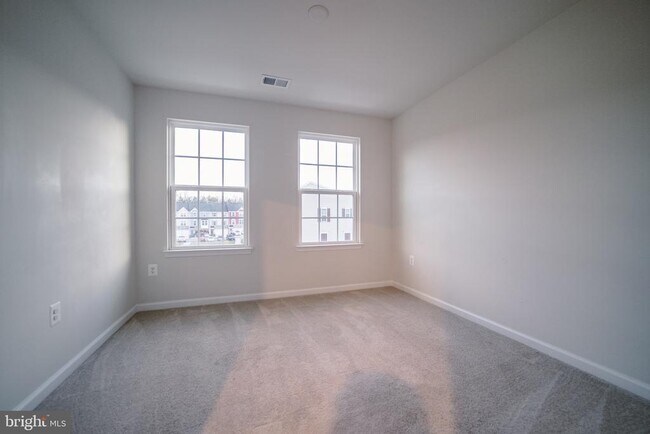 Building Photo - 9816 Cedarmass Cir