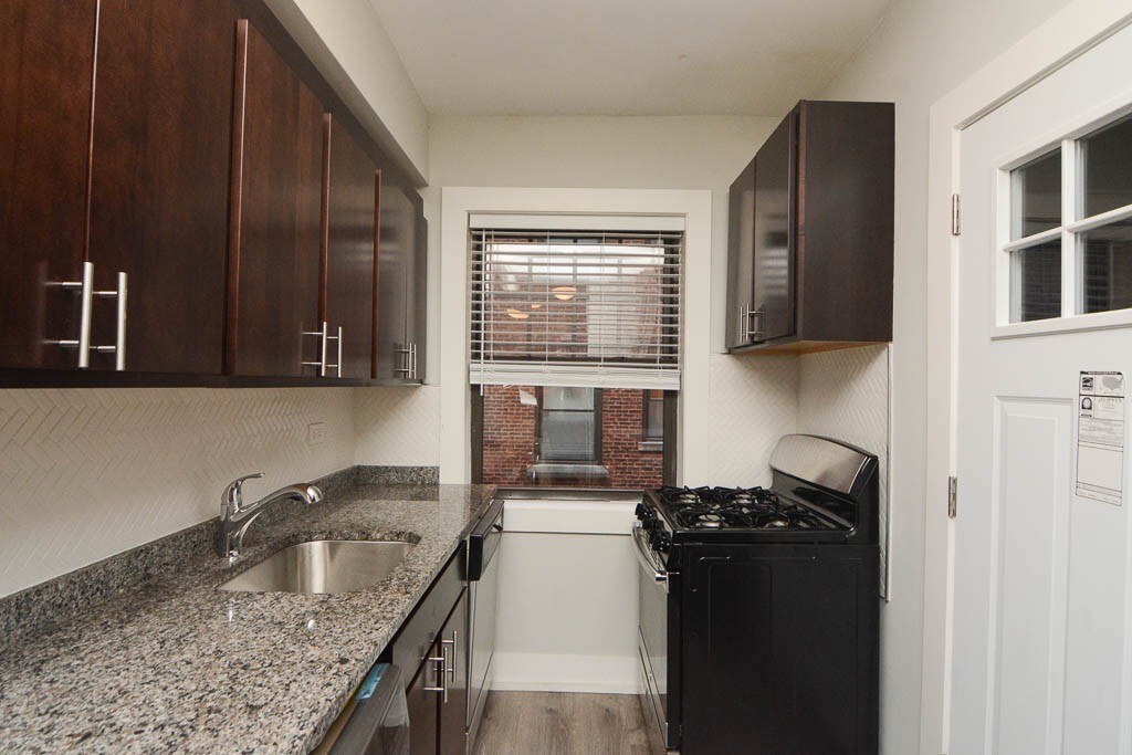 Building Photo - 1128 Maple Ave