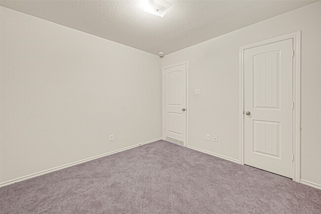 Building Photo - 2806 Morgensen Dr