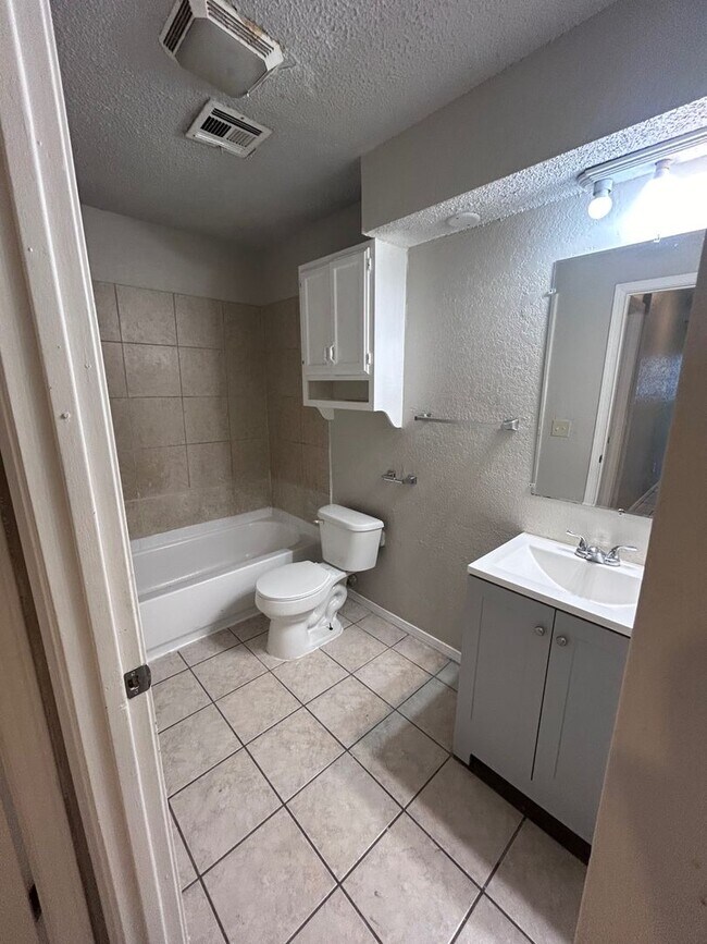 Building Photo - BELOW MARKET RENT!