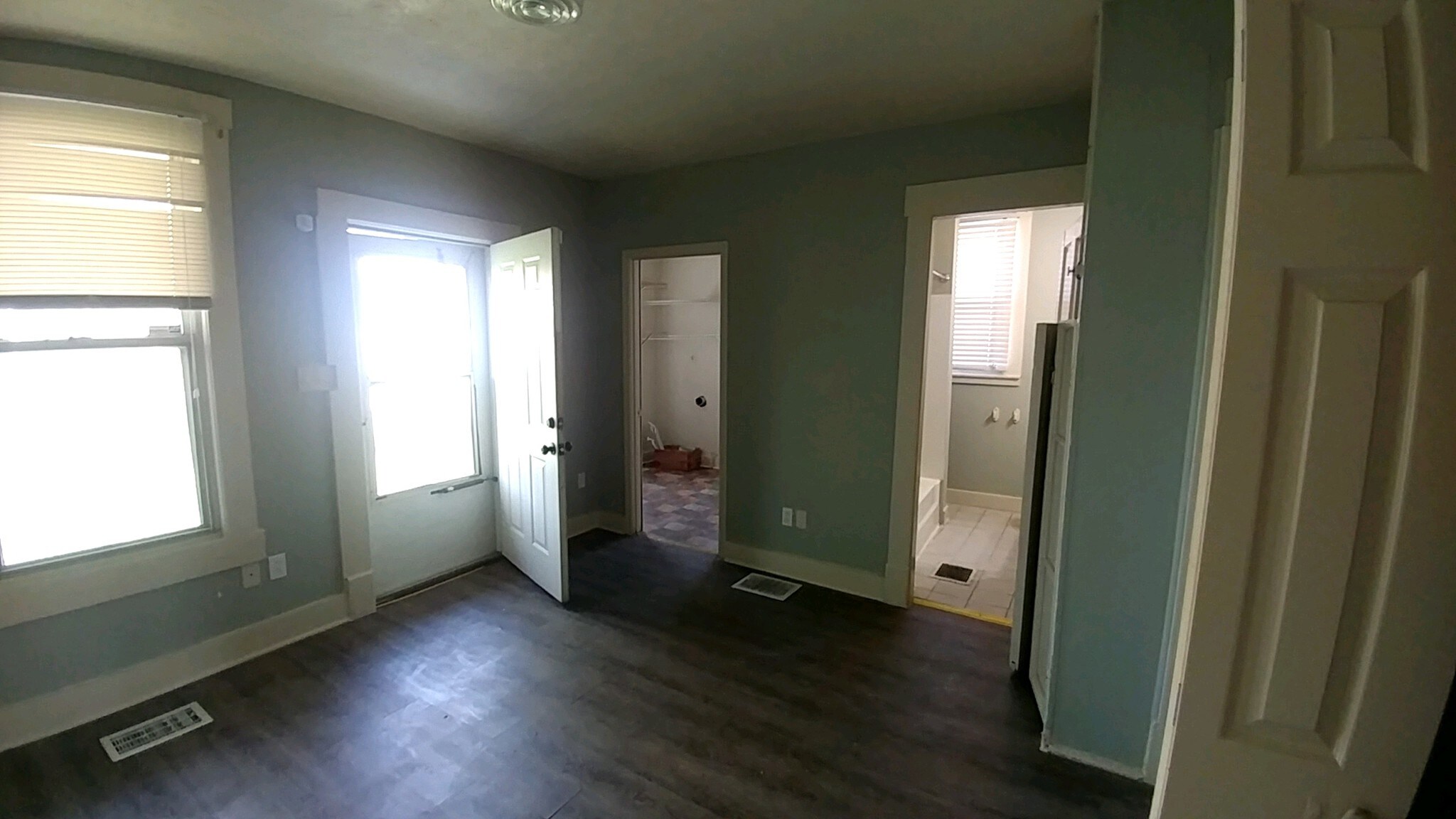 Living Room View #2 - 1600 Beech St