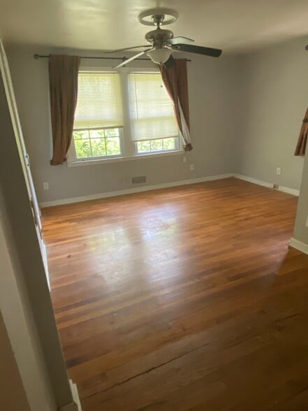 Building Photo - 2261 Capehart Cir NE