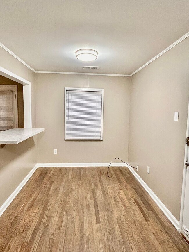 Building Photo - Newly Renovated Home in Binghampton