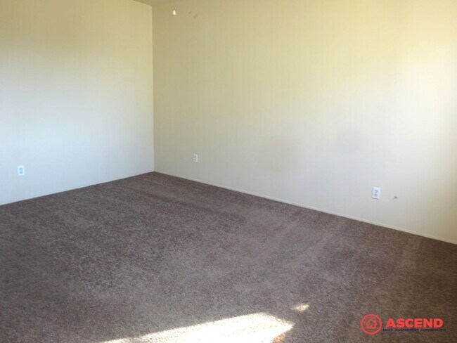 Building Photo - Cute 3 Bedroom Home!