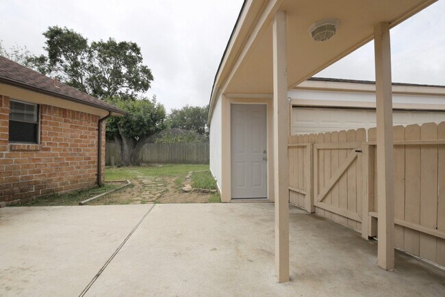 Building Photo - 11662 Sagewillow Ln