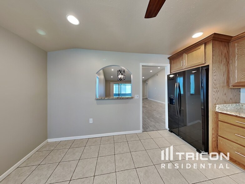 Building Photo - 4005 Cypress Landing S