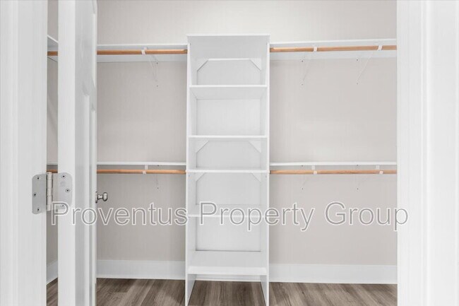 Building Photo - 3136 Silver Maple Dr