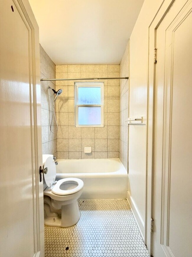 Building Photo - 1623 Norris Pl