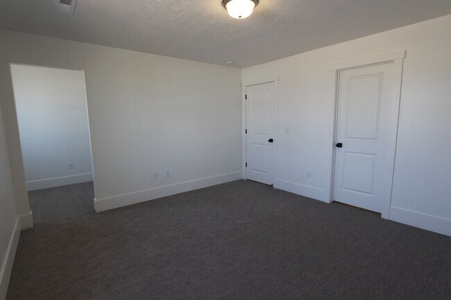 Building Photo - 762 W Sunfire Ln