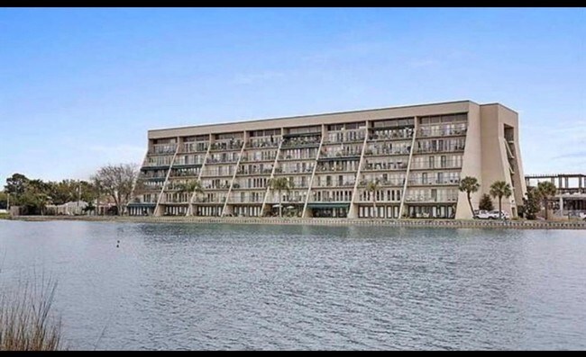Bayou View - 4000 Davey St