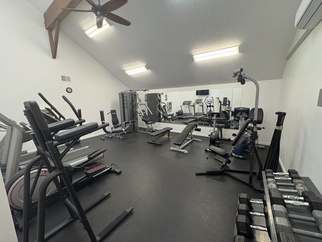 Building Photo - 983 Grindelwald Ln