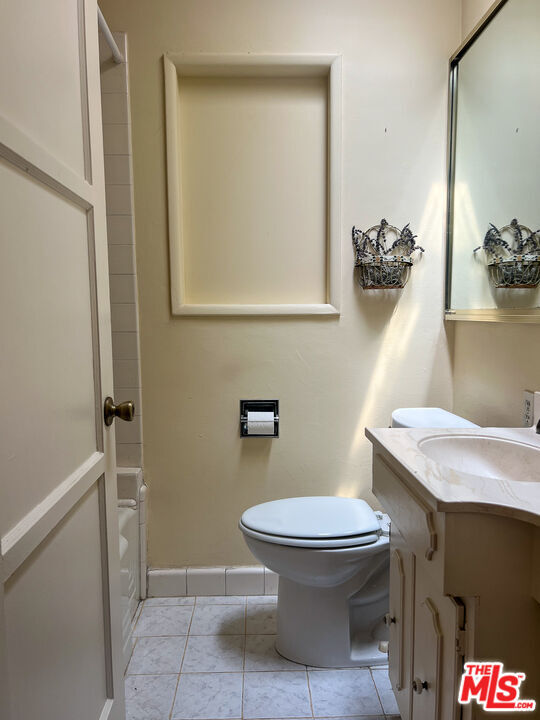 Building Photo - 14135 Hatteras St