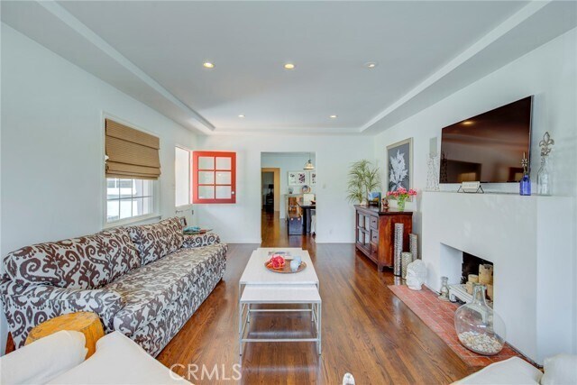 Building Photo - 333 3rd St