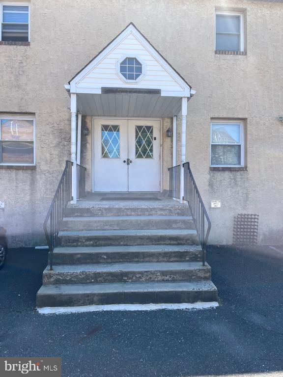 Building Photo - 1000 E Willow Grove Ave