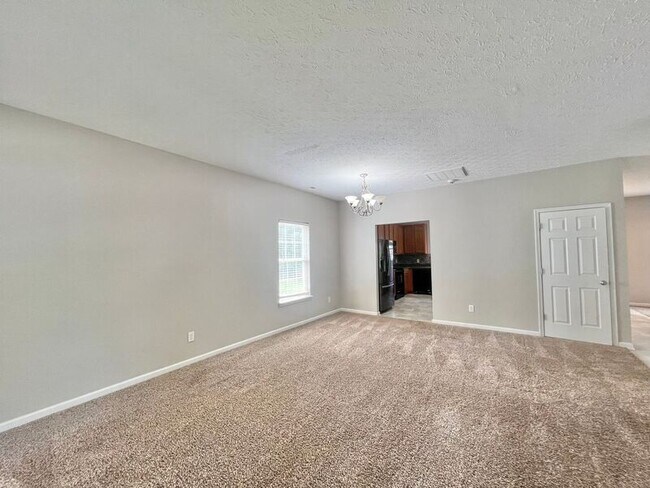 Building Photo - 2019 Spring Creek Dr