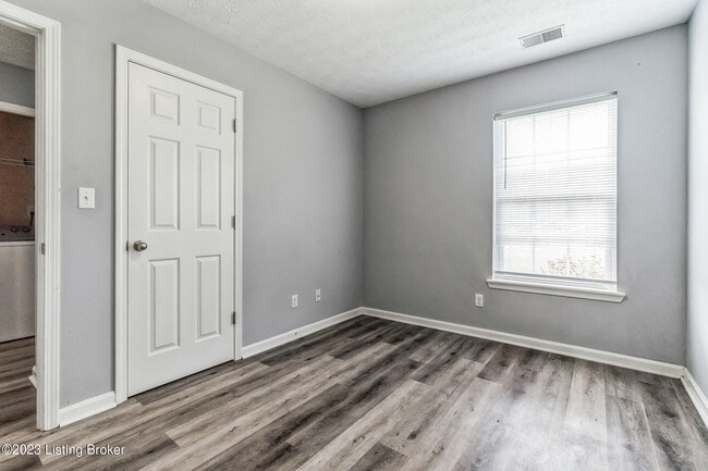 Building Photo - 9500 Brady John Ct