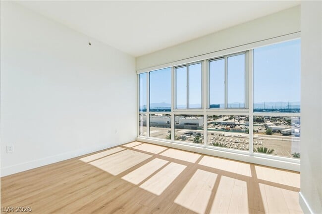 Building Photo - 4575 Dean Martin Dr