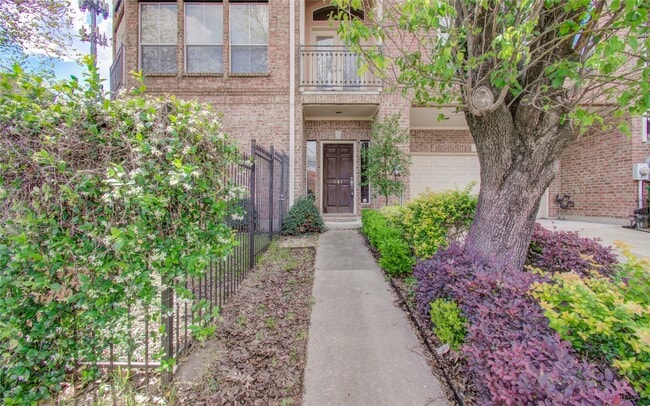 Building Photo - 501 Leverkuhn St