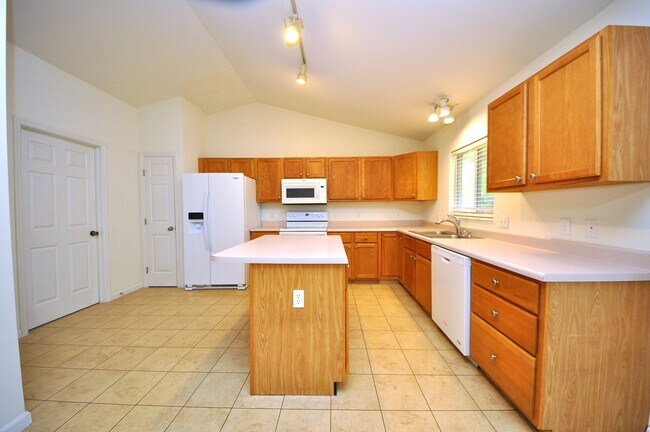 Building Photo - 131 Choctaw Dr