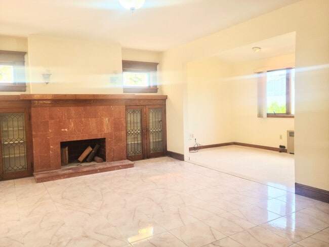 Building Photo - 428 Highland Ave