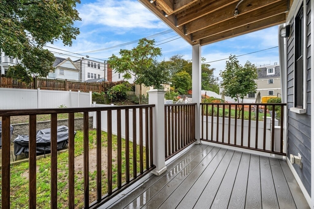 Building Photo - 230 E Eagle St