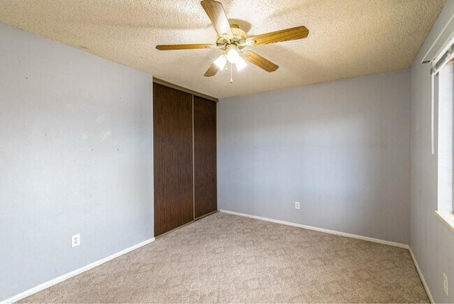 Building Photo - 3217-D 1/2 D 1/2 Rd